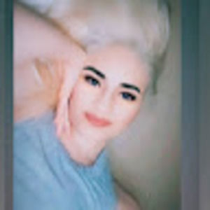 Meet your Posher, Adrienne